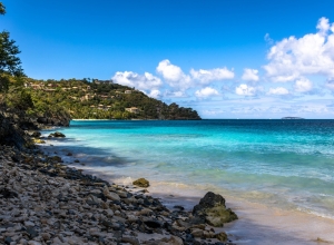 Rocky stretch of Cinnamon Beach.